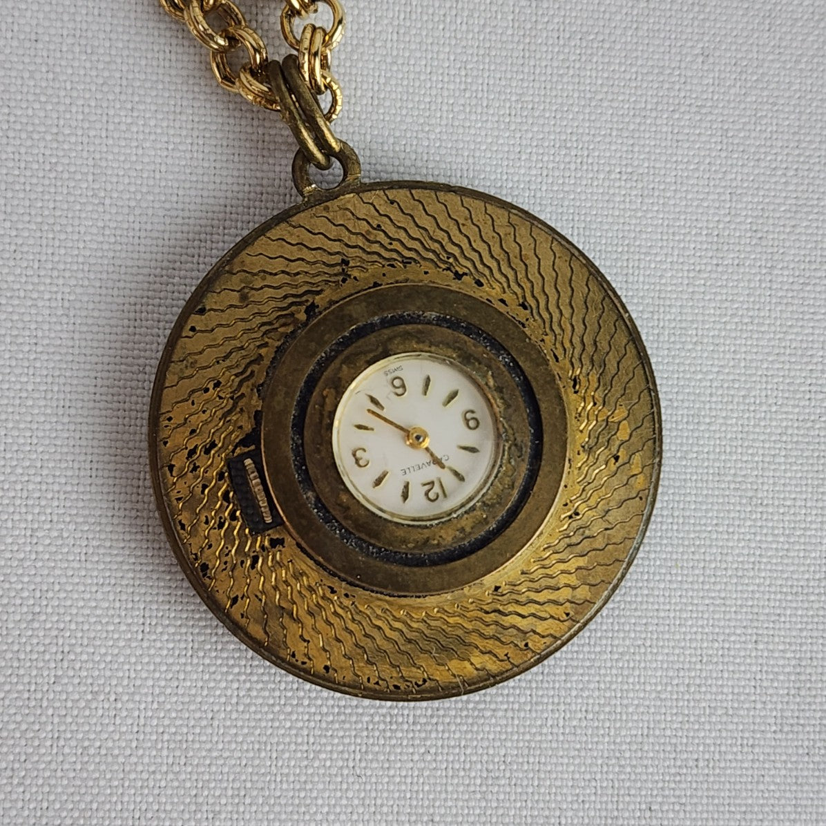 Vintage Caravelle Back & Gold Tone Pendant Watch Necklace 7 jewels