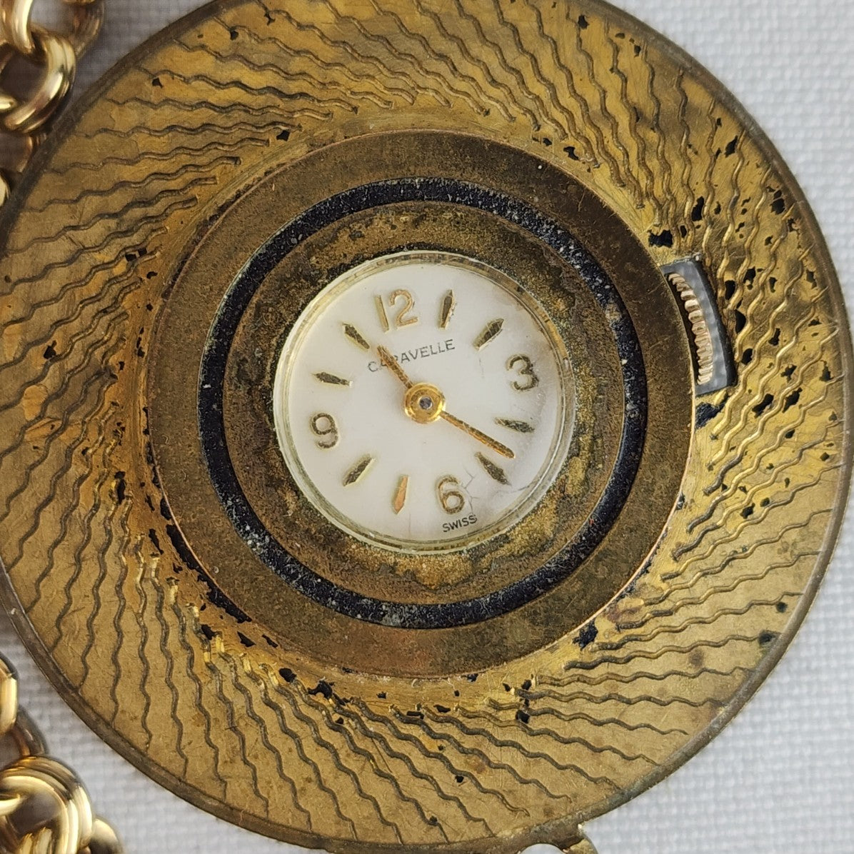 Vintage Caravelle Back & Gold Tone Pendant Watch Necklace 7 jewels