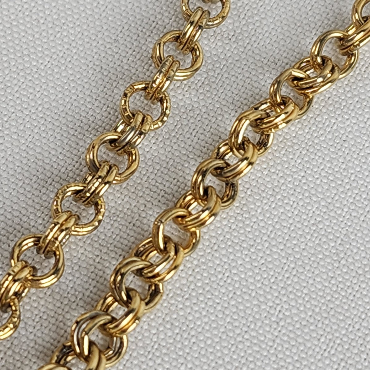 Vintage Caravelle Back & Gold Tone Pendant Watch Necklace 7 jewels
