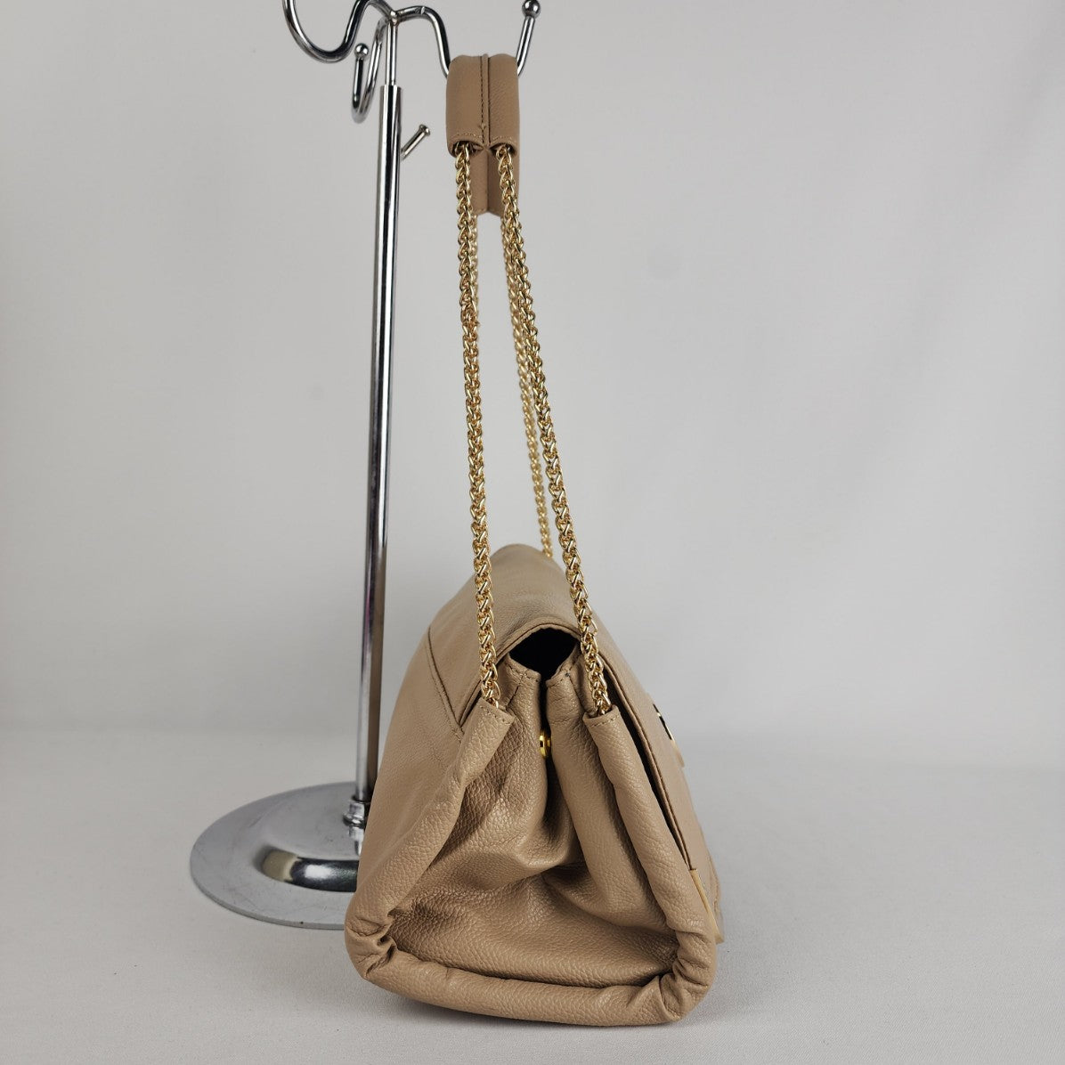 Elizabeth Grant Cream Vegan Leather Shoulder Purse
