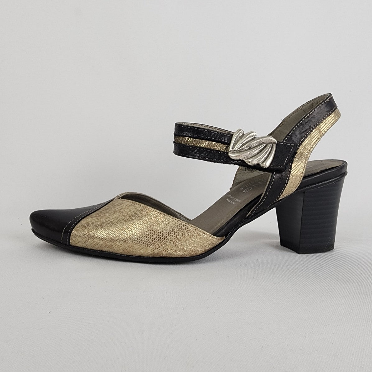 DorKing Black & Cream Leather Heels Size 7