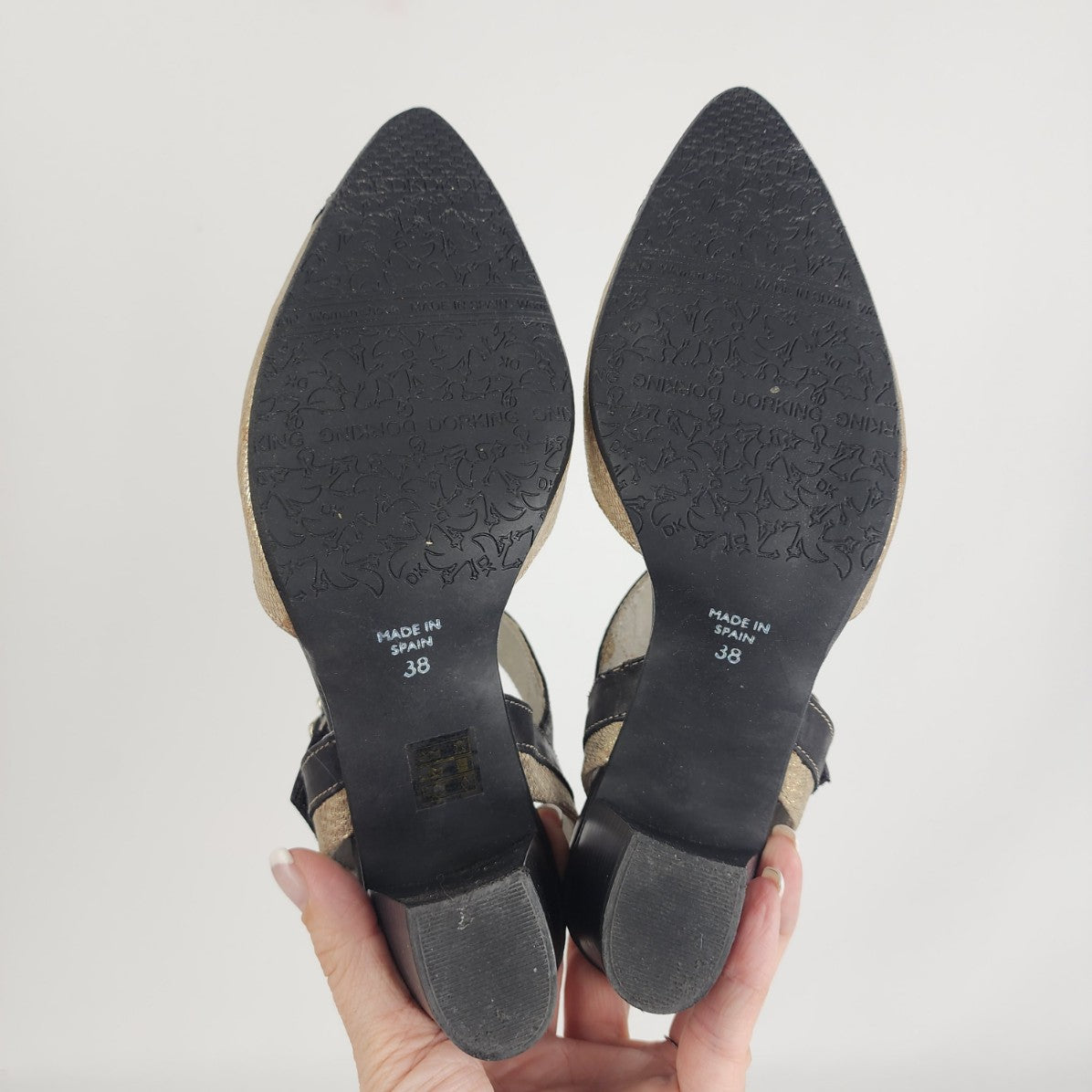 DorKing Black & Cream Leather Heels Size 7