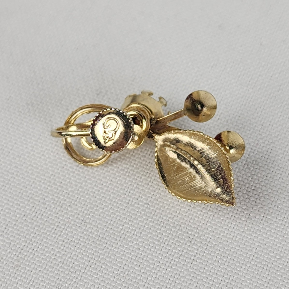 Vintage Gold Tone AB Rhinestone Screw Back Earrings