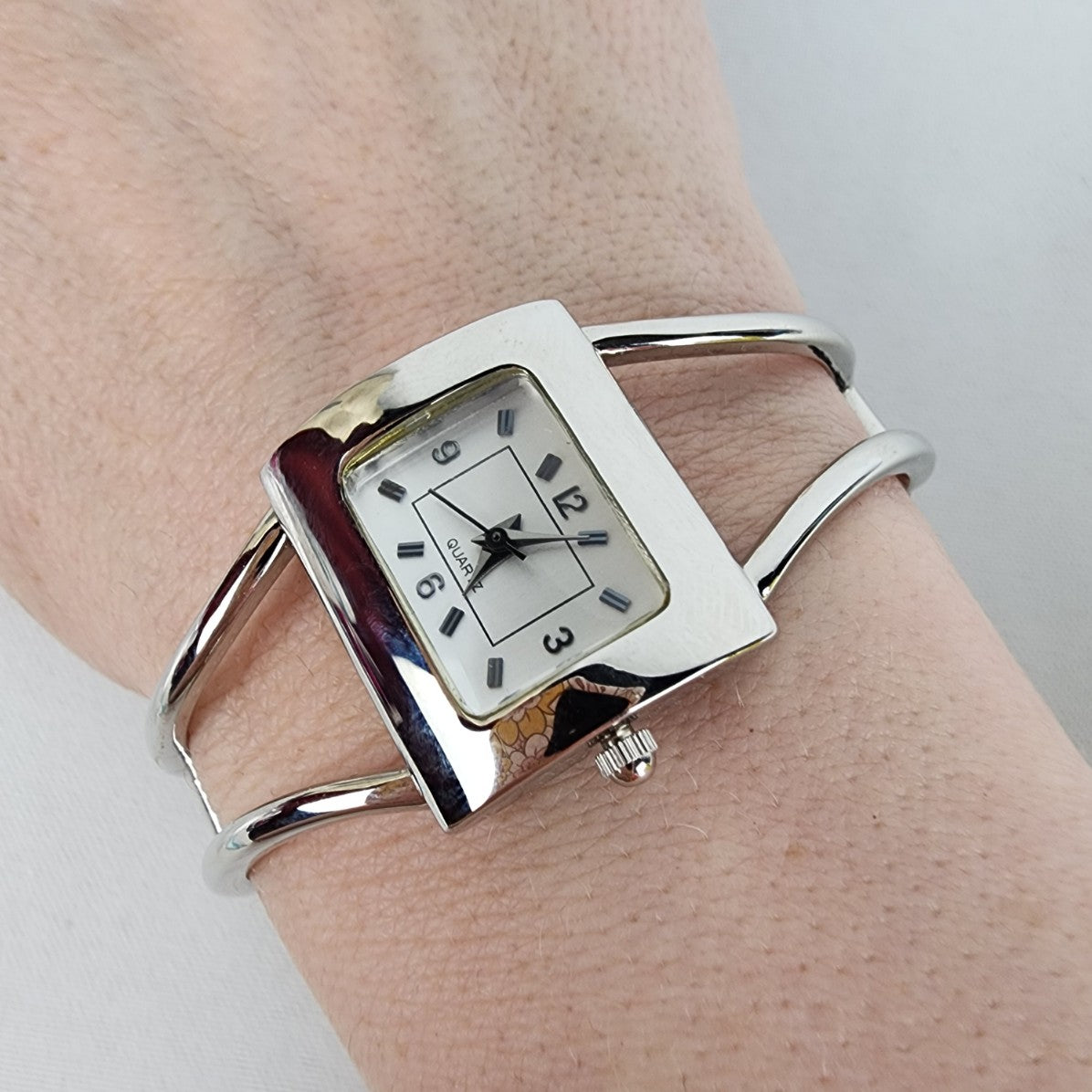 Silver Quartz Hinge Watch