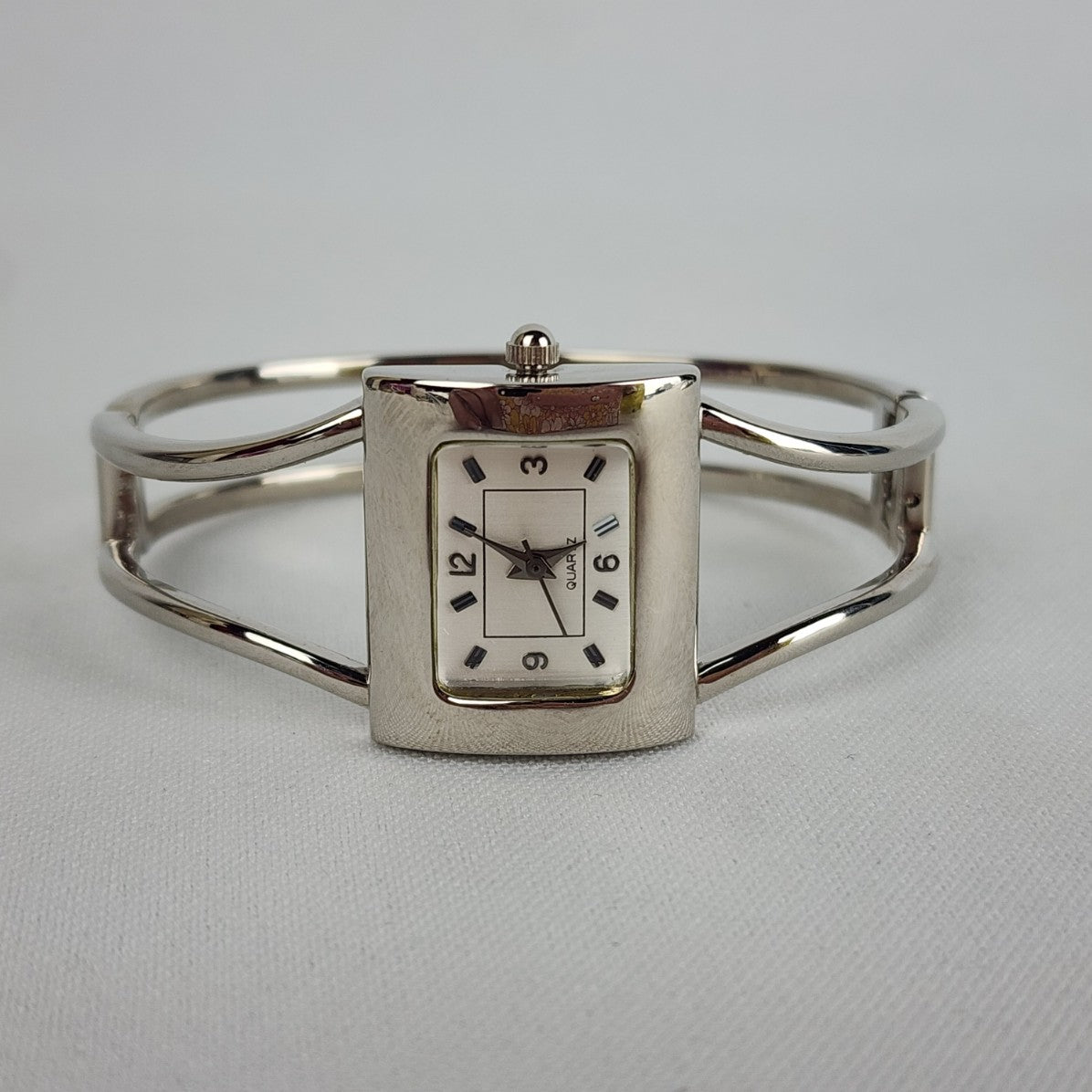 Silver Quartz Hinge Watch
