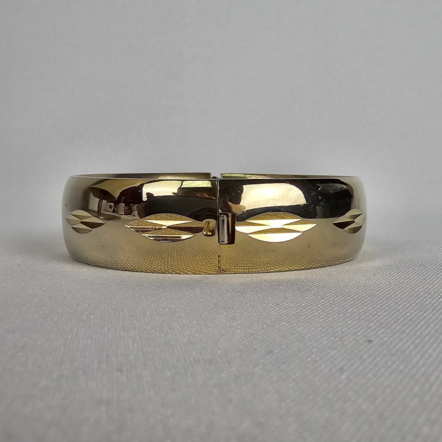 Vintage Gold Tone Hinge Bracelet
