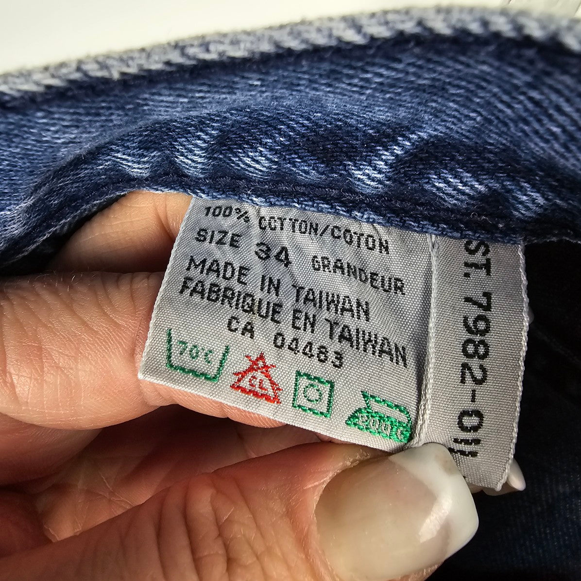 Vintage LA Blues Medium Wash Raw Hem Balloon Denim Jeans Size 34