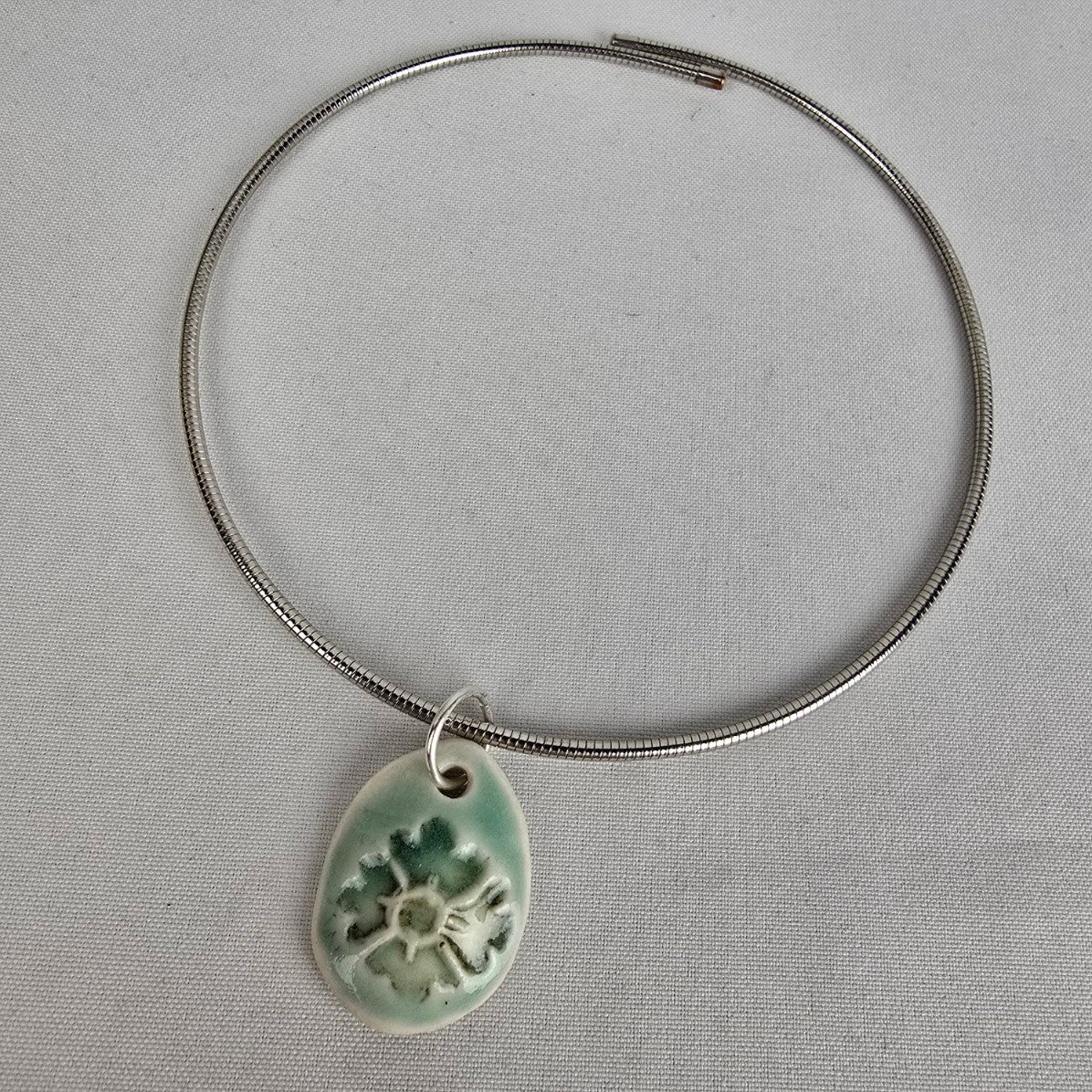 Green Floral Ceramic Pendant Collar Necklace