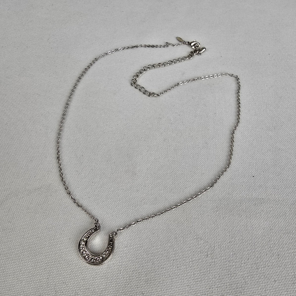 Avon Silver Tone Crystal Horse Shoe Pendant Chain Necklace