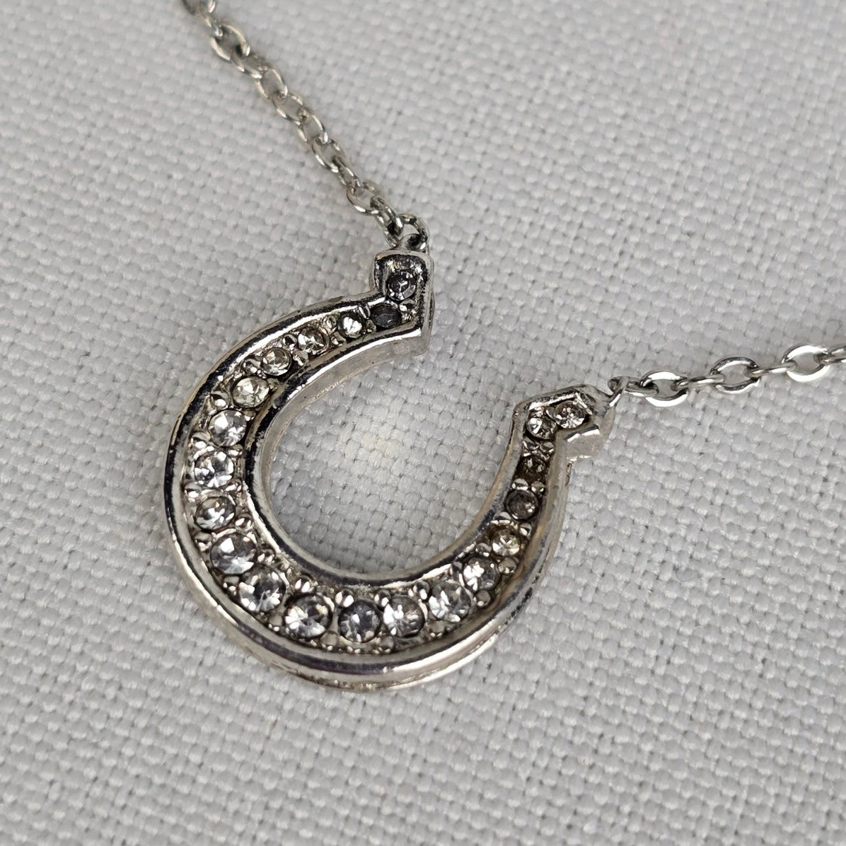 Avon Silver Tone Crystal Horse Shoe Pendant Chain Necklace