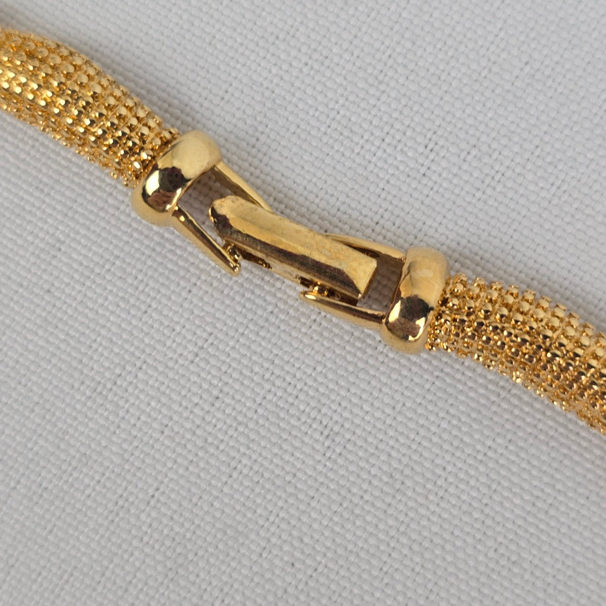 Vintage Avon Gold Tone Textured Chain Link Necklace