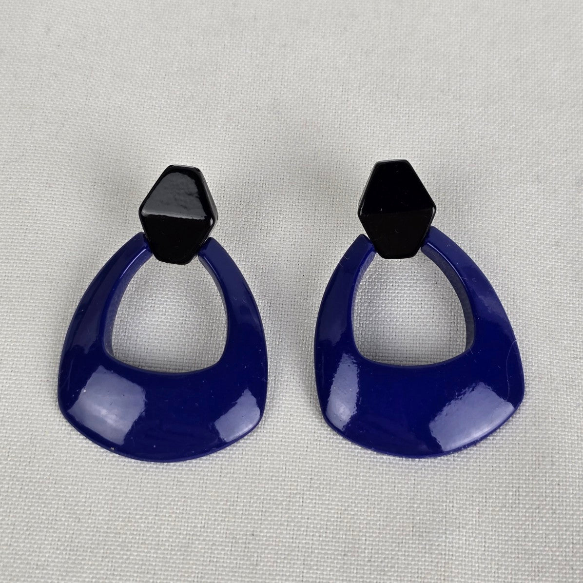 Vintage 80s Blue & Black Plastic Earrings