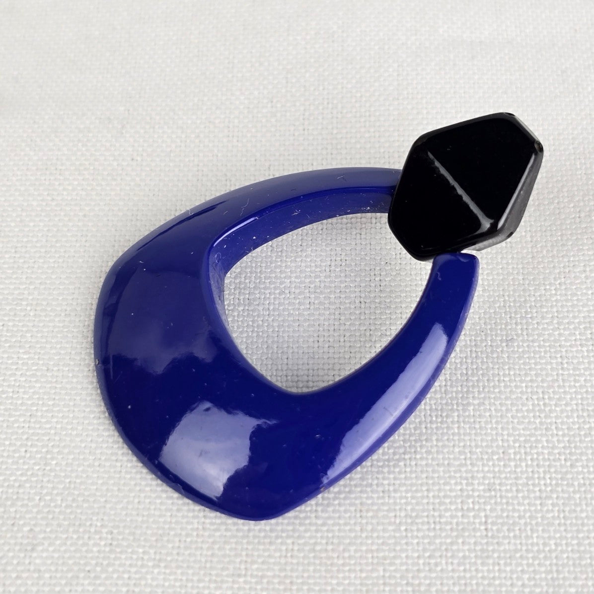 Vintage 80s Blue & Black Plastic Earrings