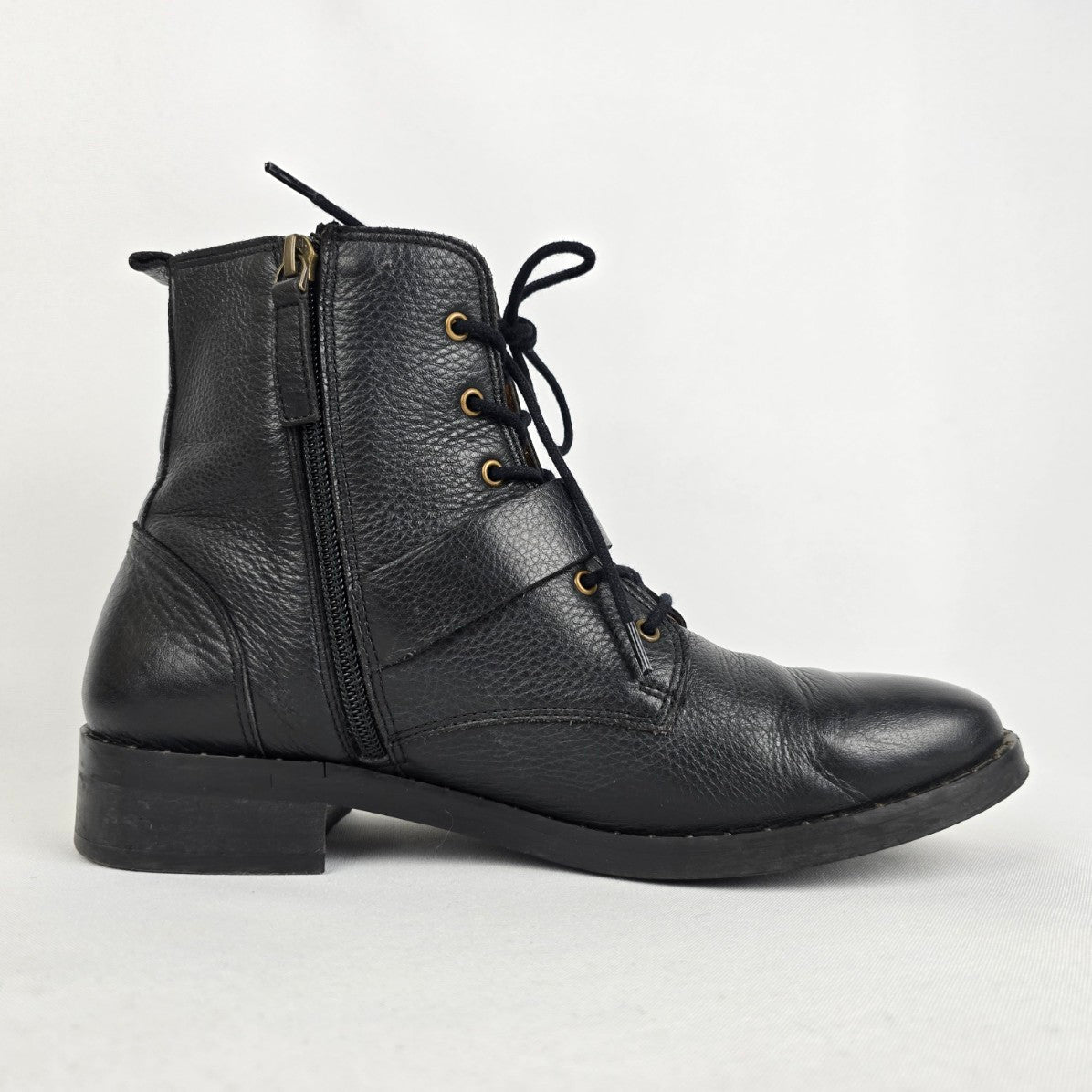 Souliers Sézane Black Leather Combat Boots Size 10