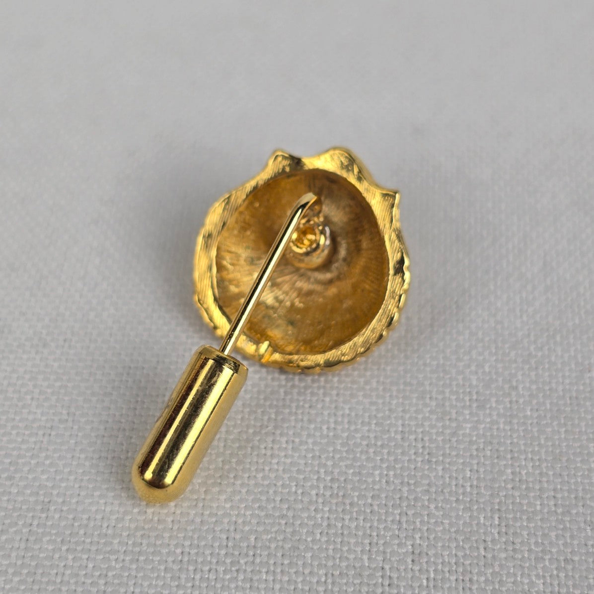 Vintage Gold Tone Sea Shell Brooch