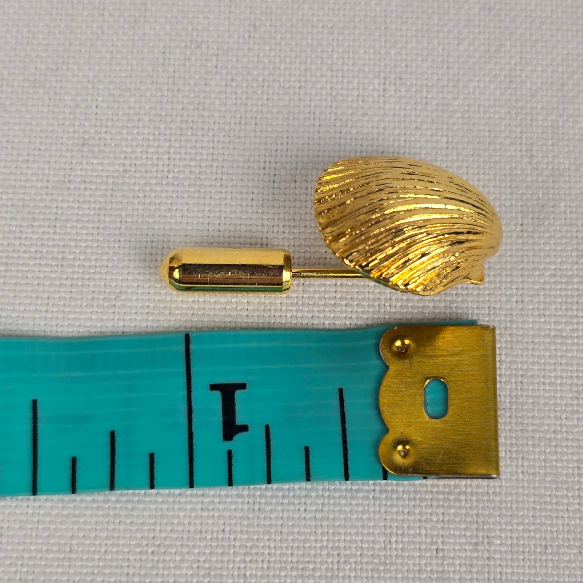 Vintage Gold Tone Sea Shell Brooch