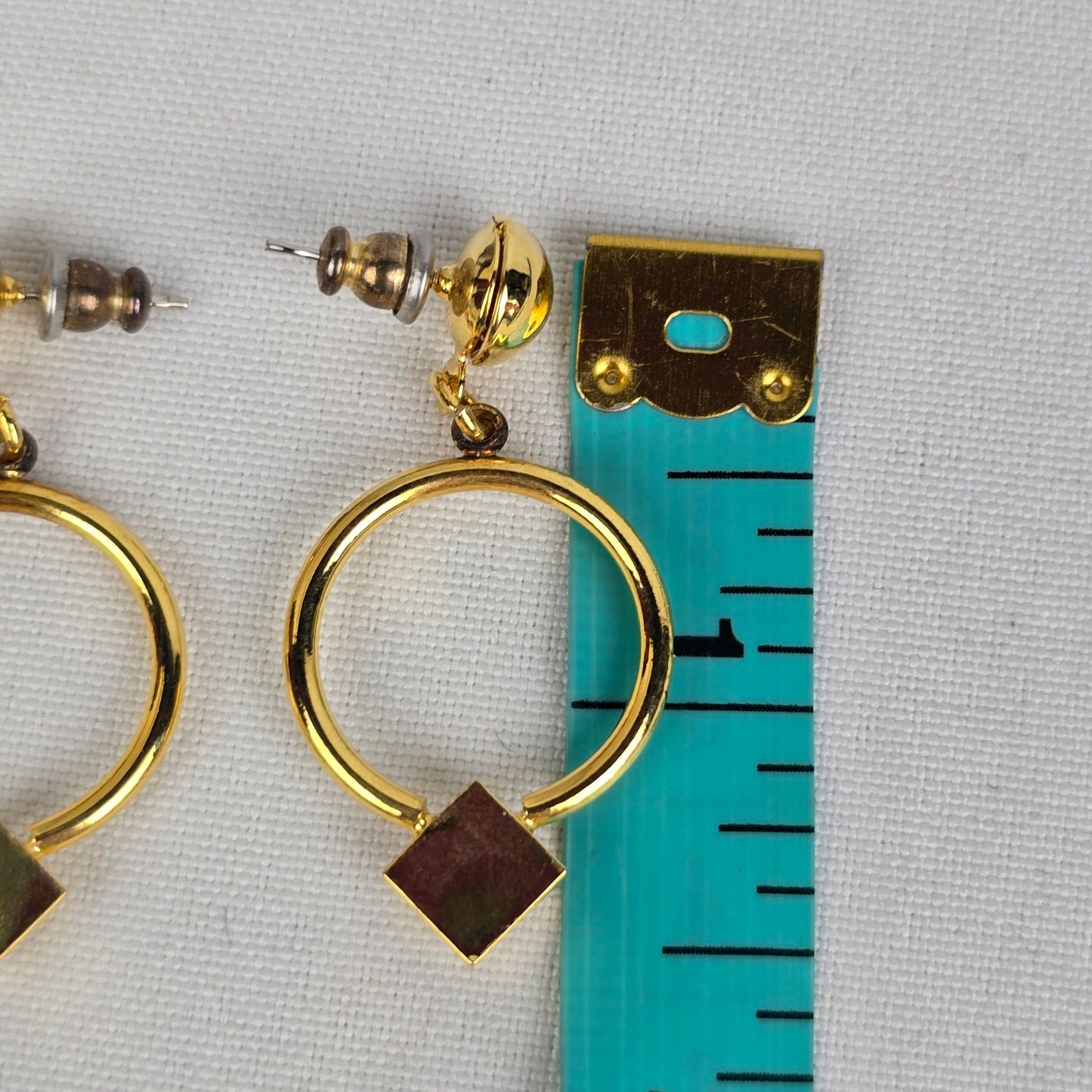 Vintage 80s Gold Tone Crystal Drop Earrings