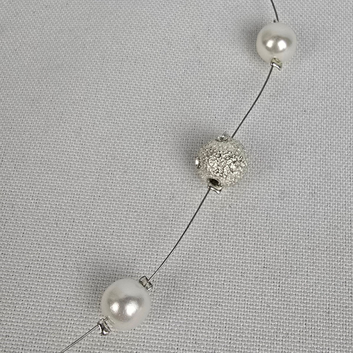 Vintage 90s Avon Silver & Pearl Wire Beaded Necklace