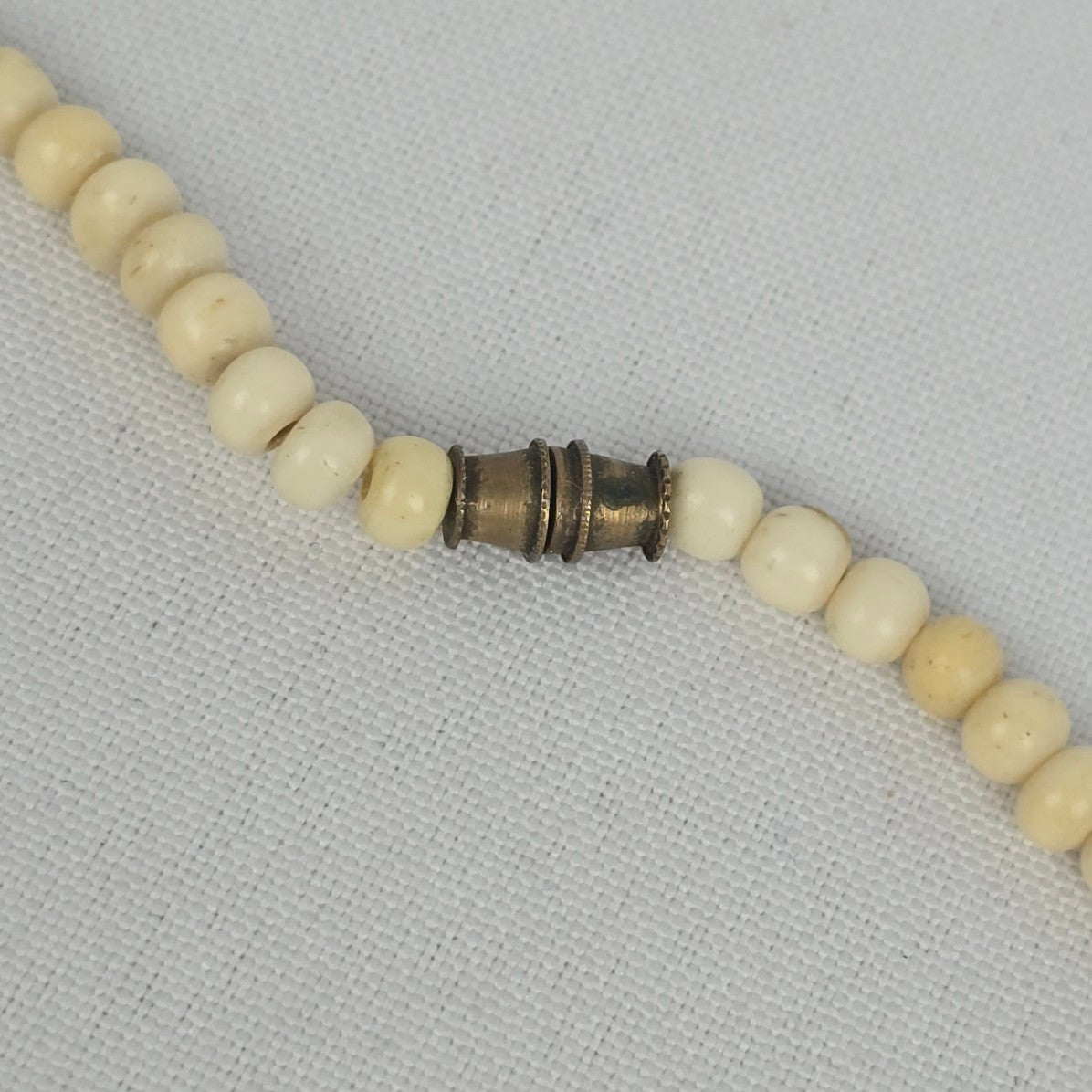 Vintage Hawaiian Natural Puka Shell and Carnelian Stone Necklace