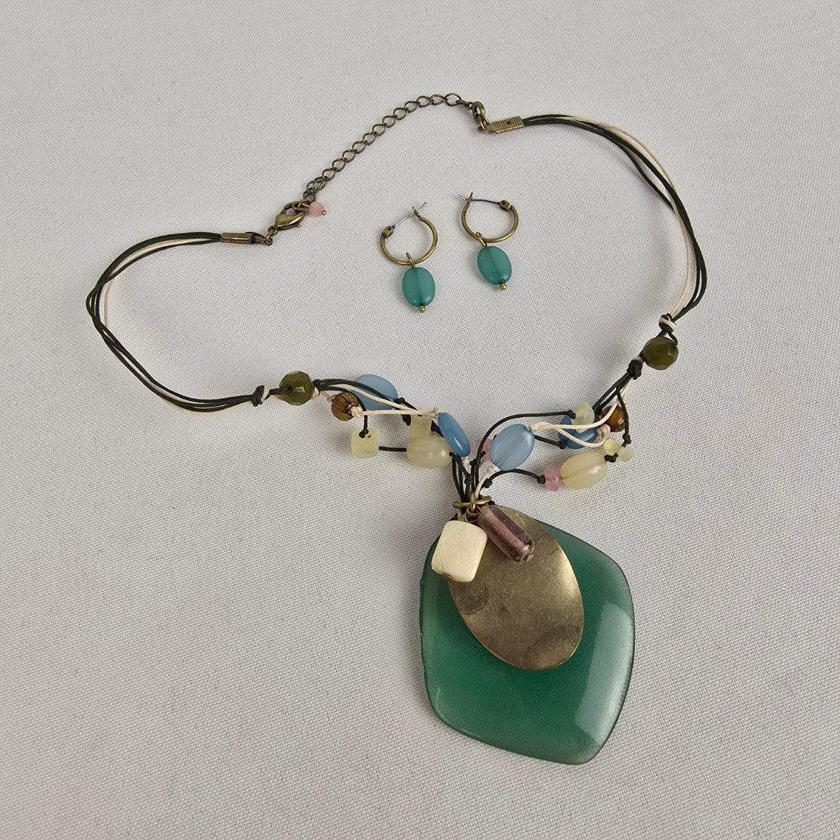 Vintage Avon Green Pendant Beaded Necklace & Earring Set