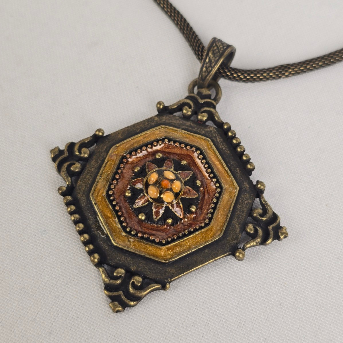Bronze Brown Flower Pendant Chain Necklace