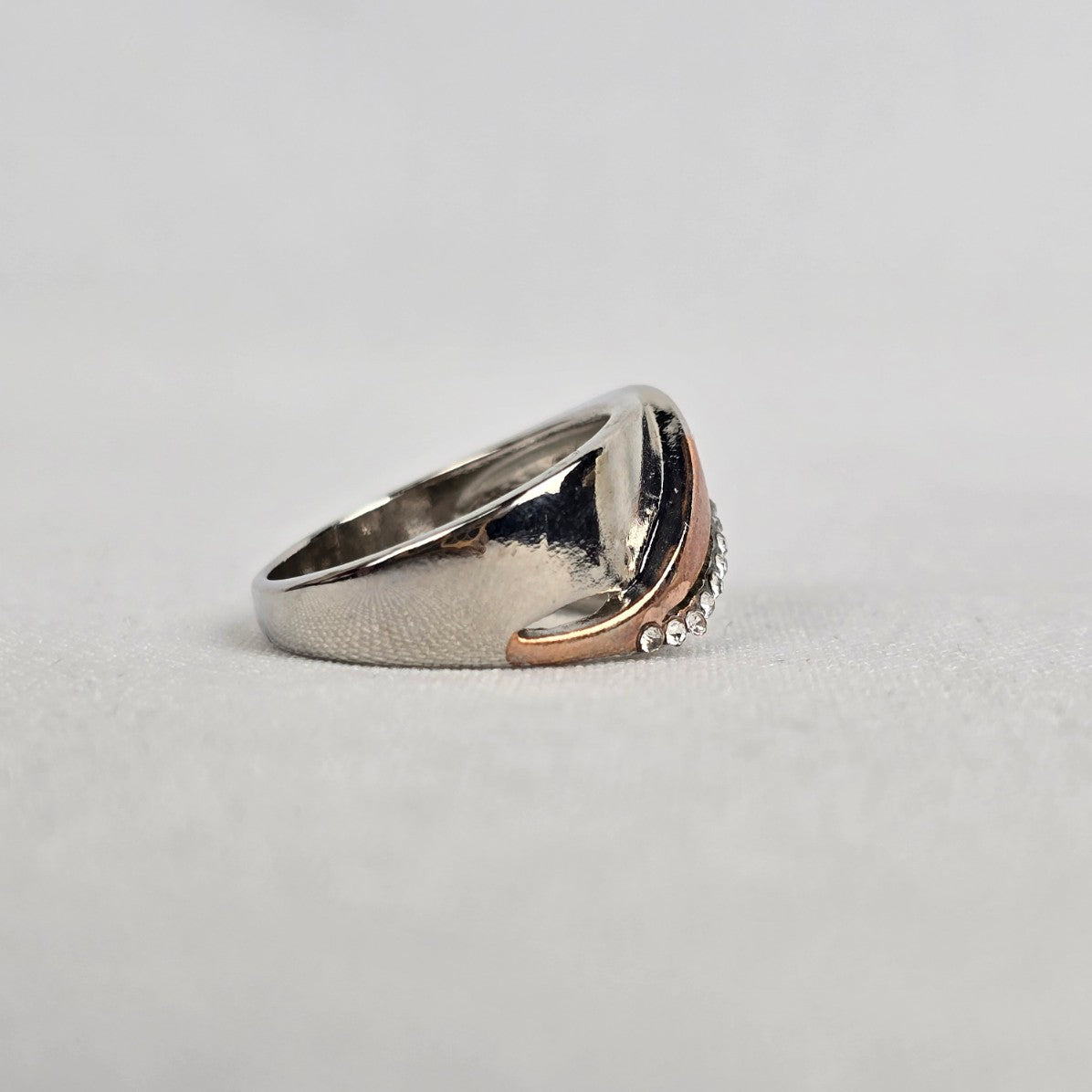 Silver & Copper Tone Crystal Ring Size 8