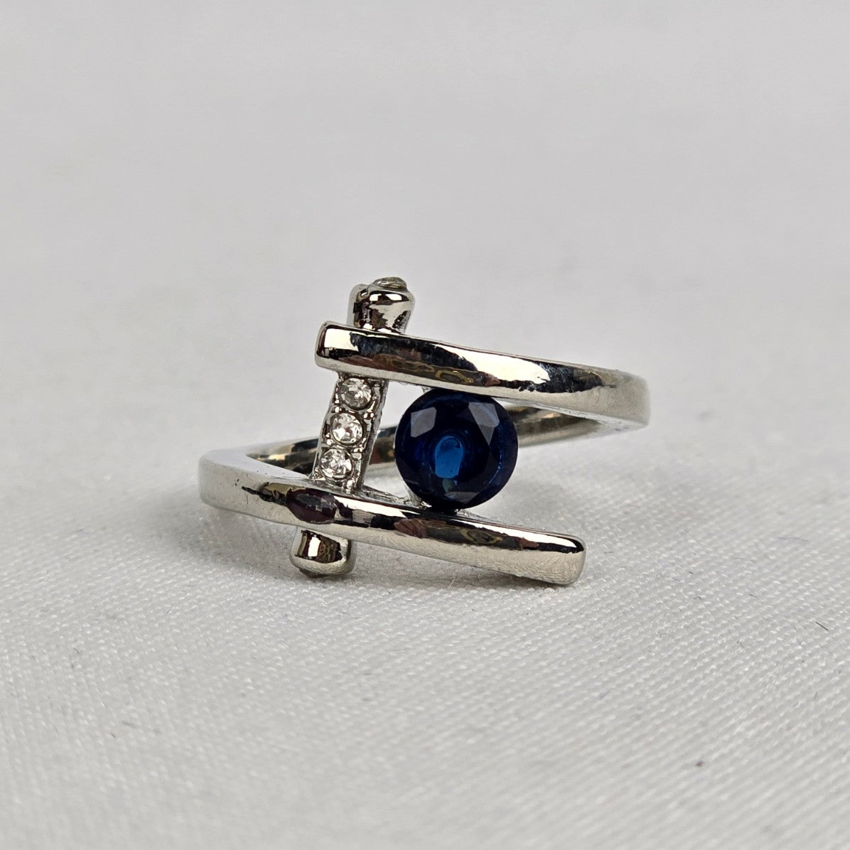 Blue Crystal Stone Silver Ring Size 8