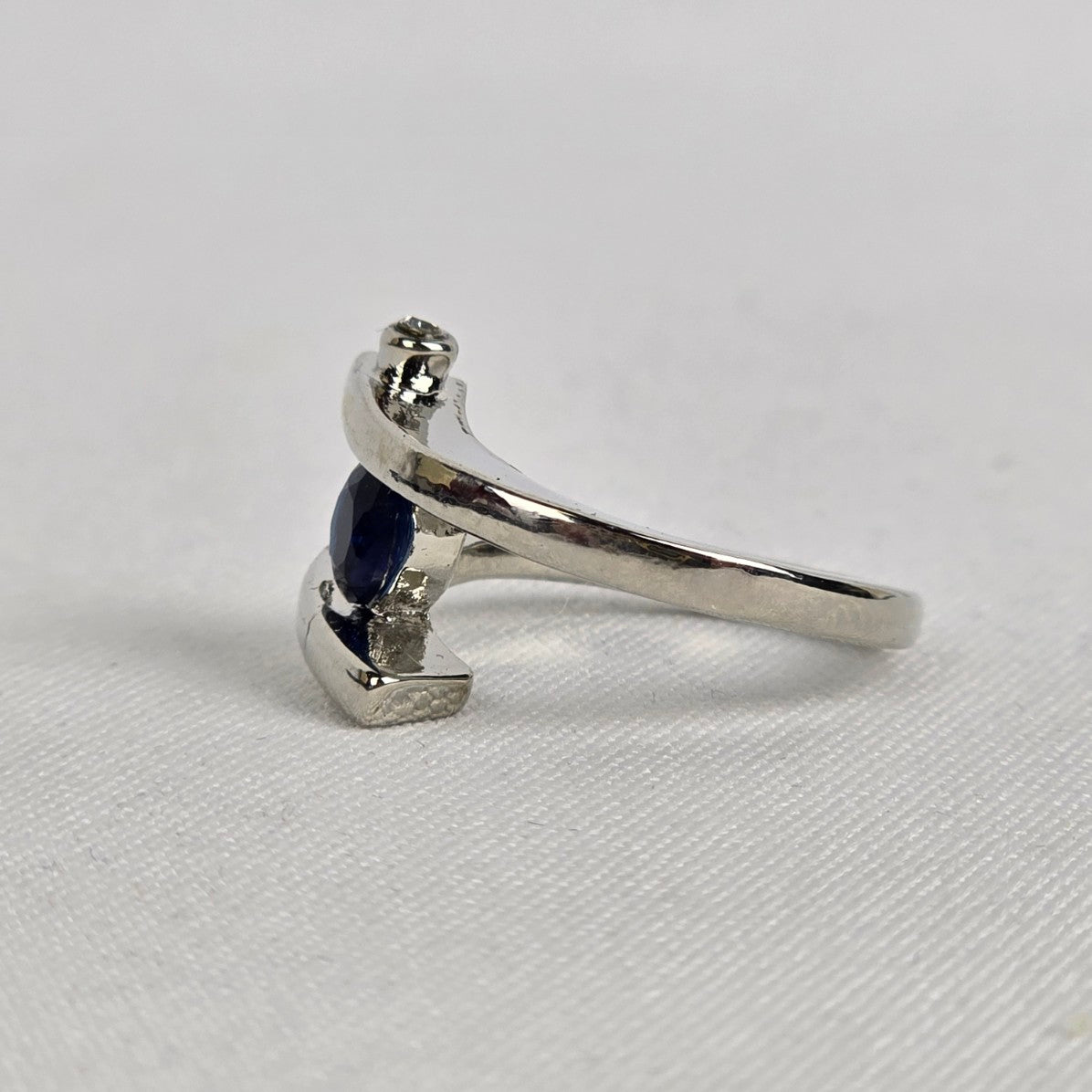 Blue Crystal Stone Silver Ring Size 8