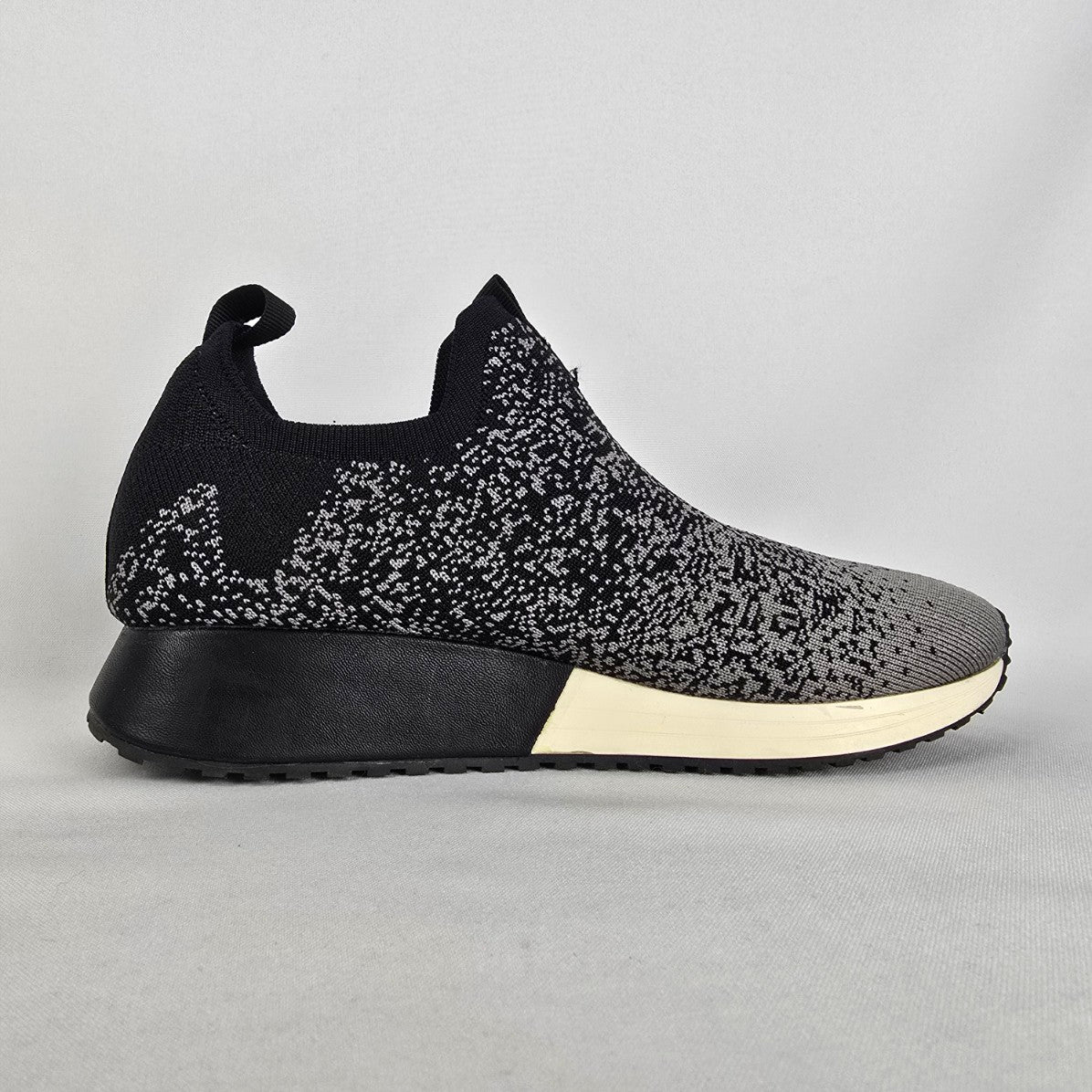 Baretraps Pringer Grey & Black Slip On Sneakers Size 8.5