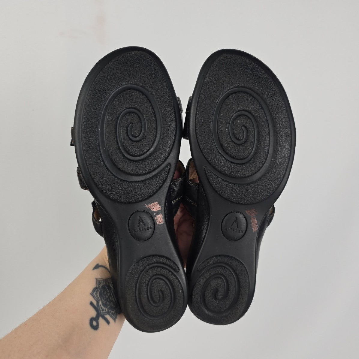 Clarks Artisan Black Leather Sandals Size 7.5