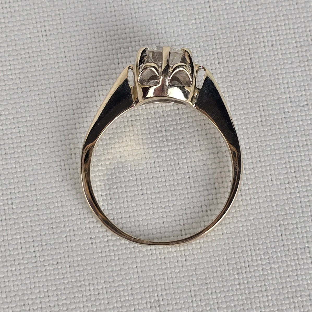 18k White Gold Diamond Ring Size 5.5