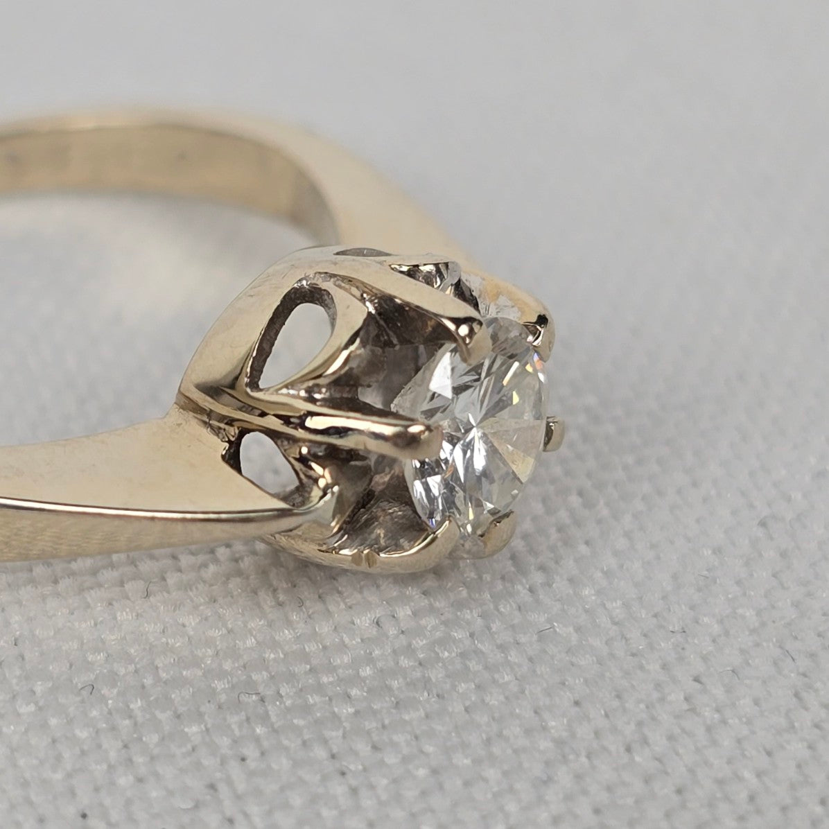 18k White Gold Diamond Ring Size 5.5