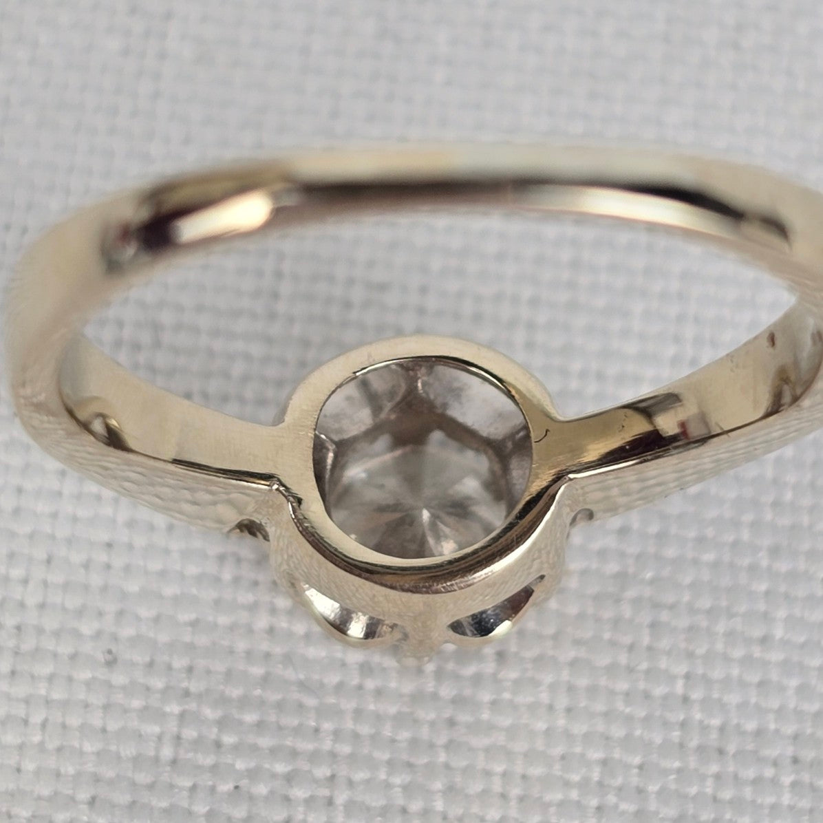 18k White Gold Diamond Ring Size 5.5