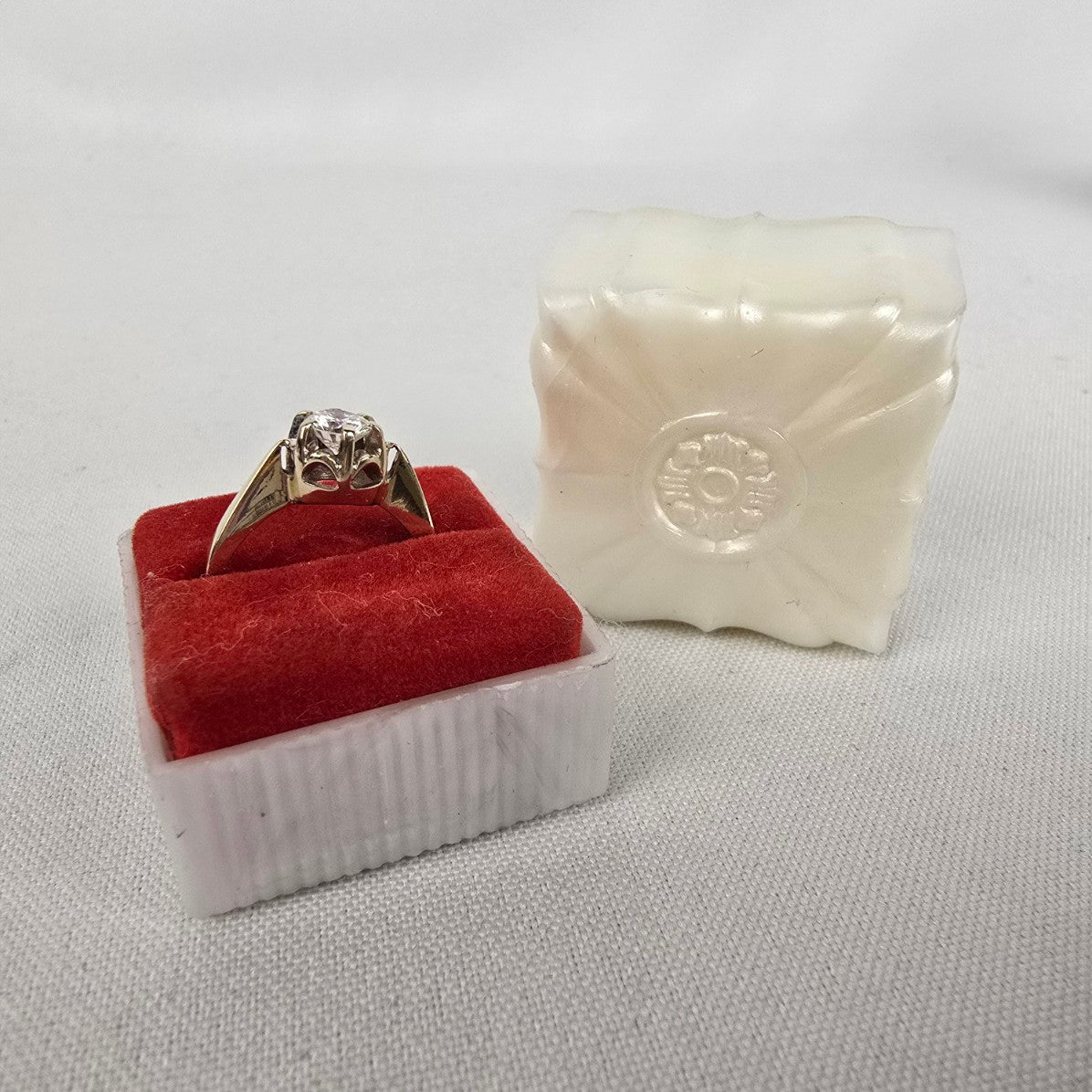 18k White Gold Diamond Ring Size 5.5