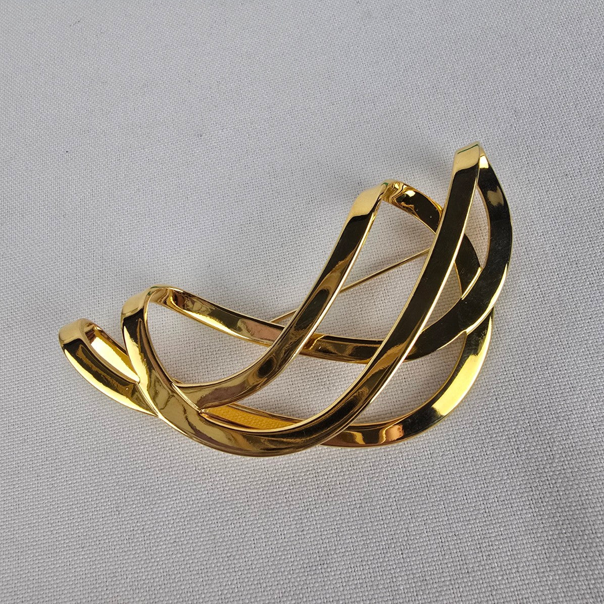 Vintage 90s Gold Tone Statement Brooch