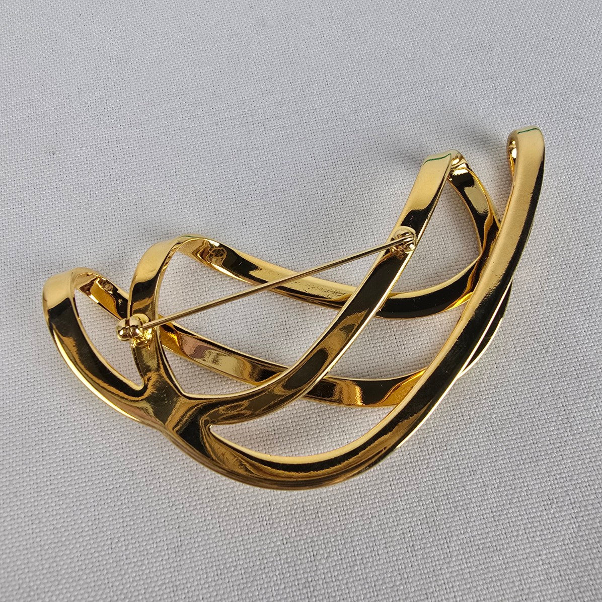 Vintage 90s Gold Tone Statement Brooch