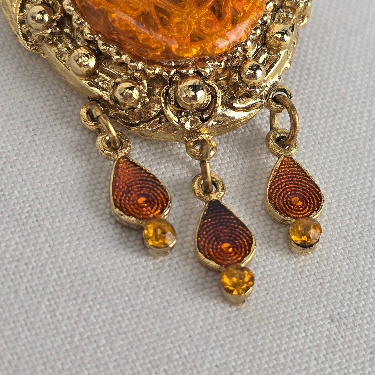 Vintage Gold Tone Fillagree Shield Brooch