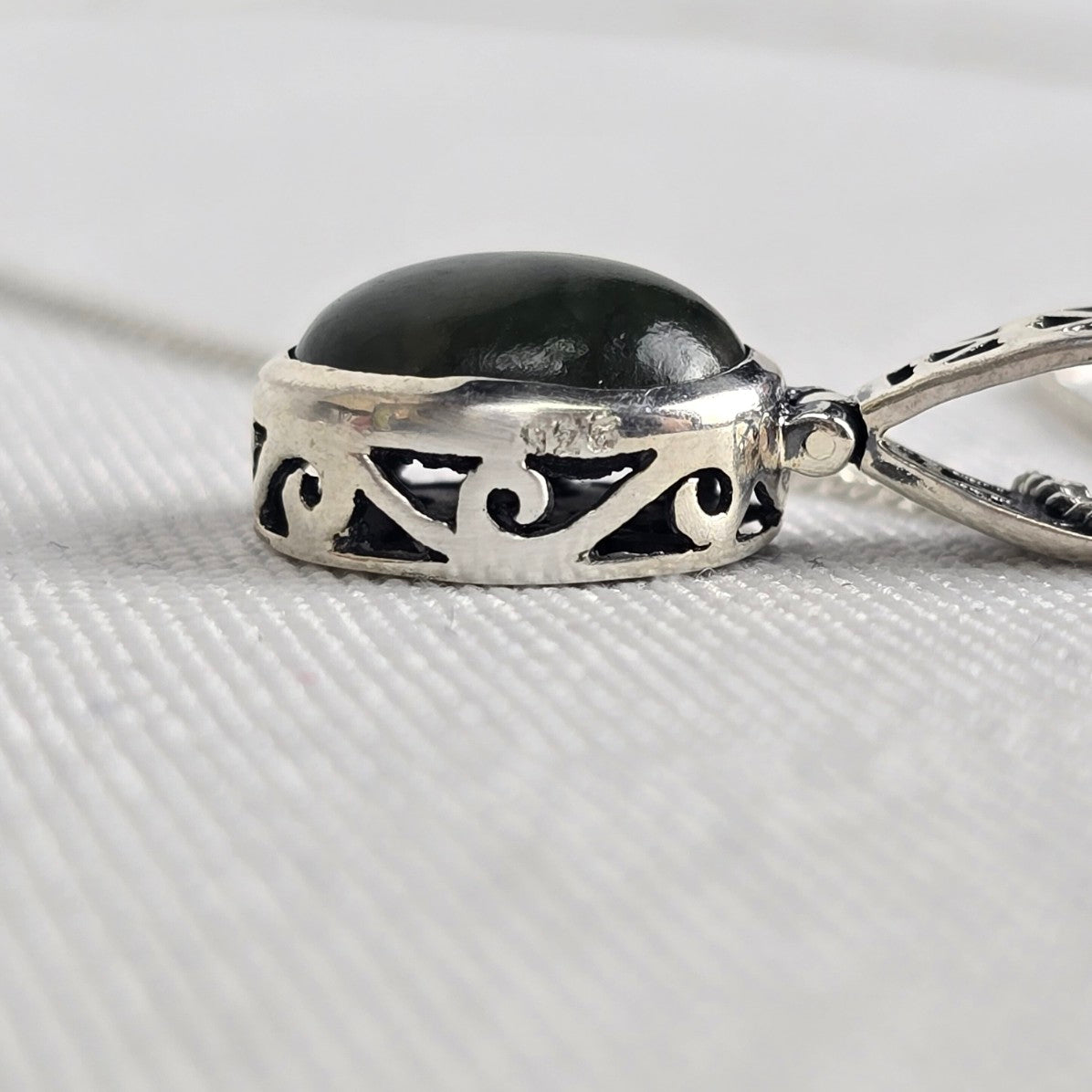 925 Sterling Silver Green Natural Stone Reversible Pendant Necklace