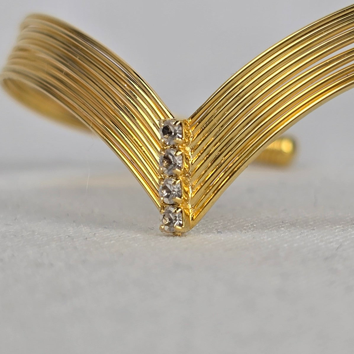 Vintage Gold Tone Wire Crystal Rhinestone Bracelet