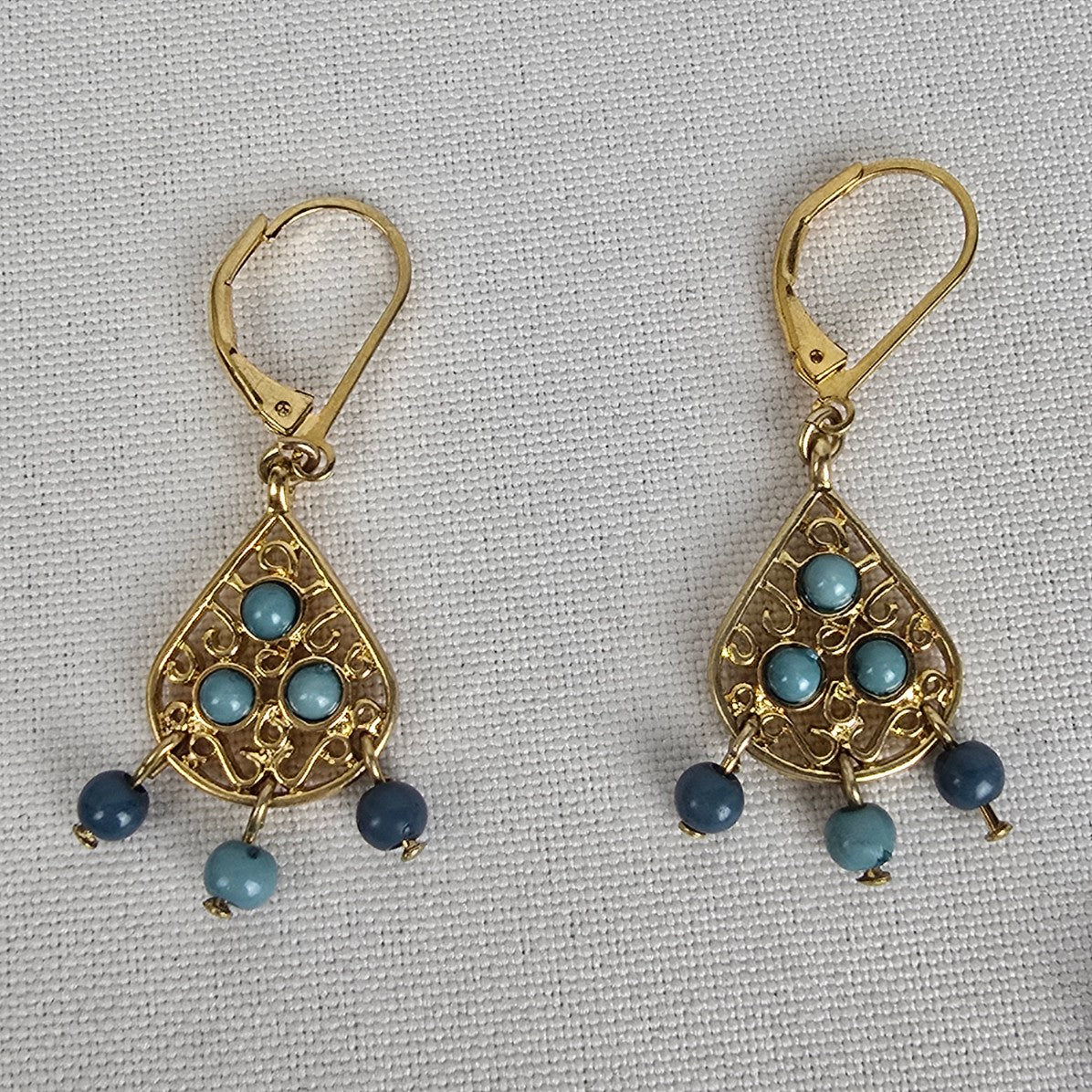Vintage Avon Gold Tone Blue Beaded Layered Necklace & Earring Set