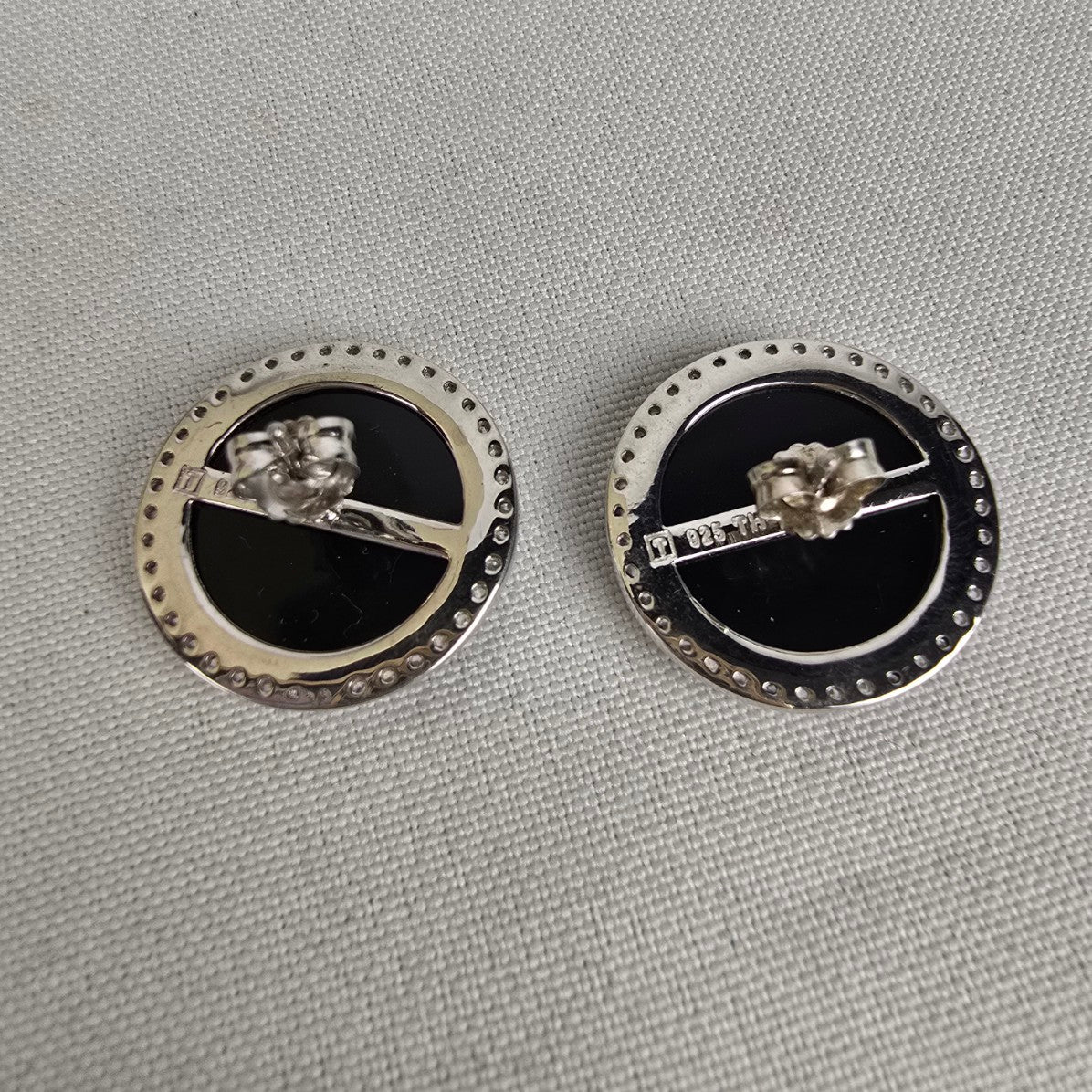 T 925 Black Stone Crystal Stud Earrings