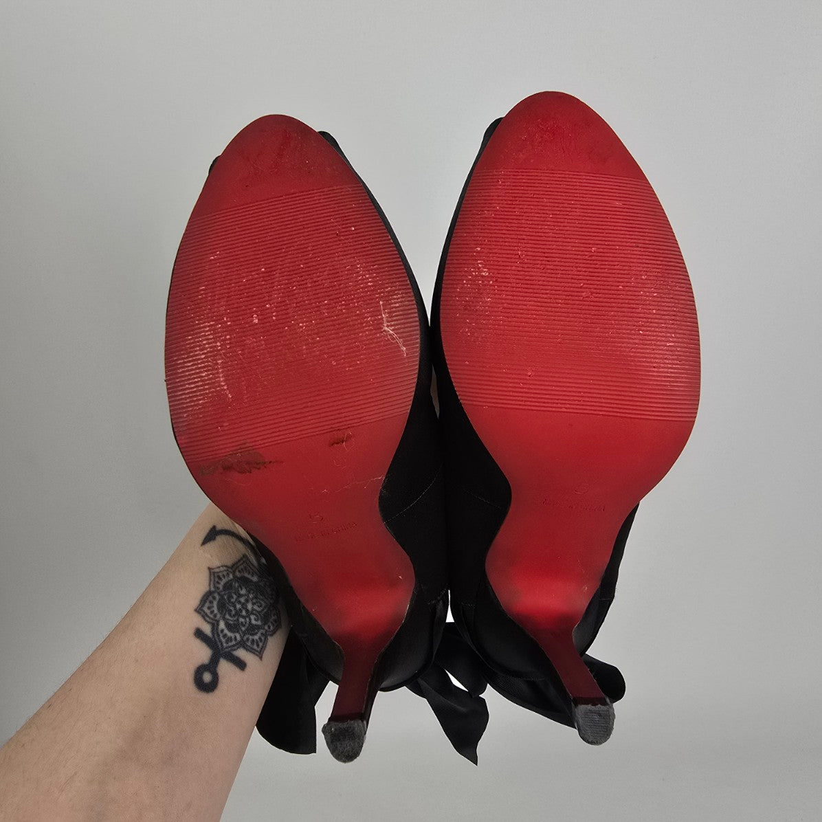 Le Chateau Black Satin Bow Detail Peep Toe Heeled Shoes Size 5