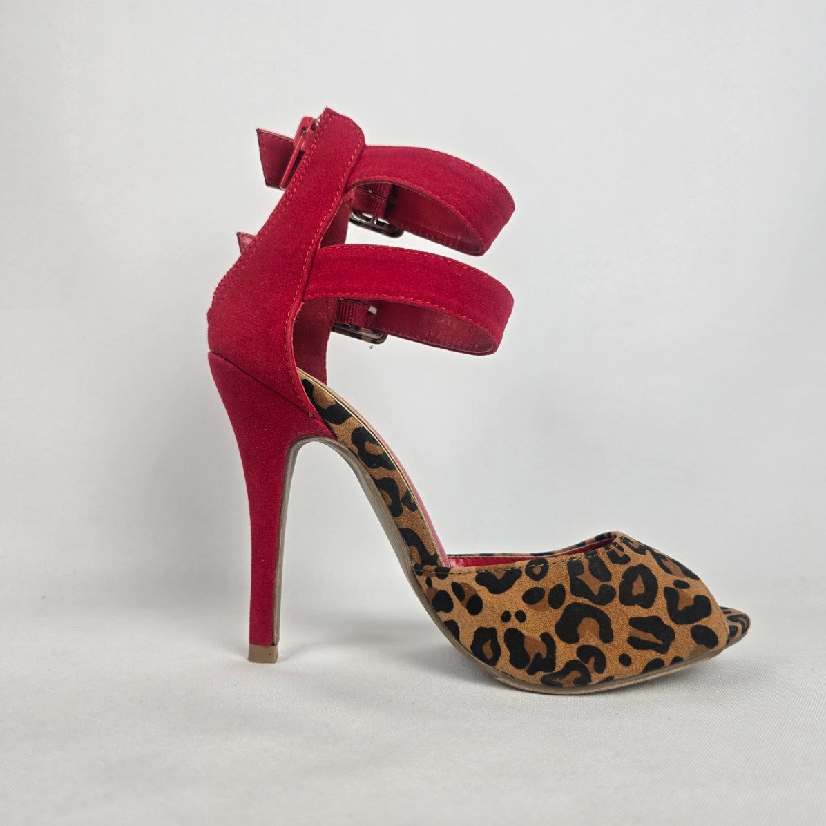 Liliana Red Animal Print Ankle Strap Heeled Shoes Size 5.5