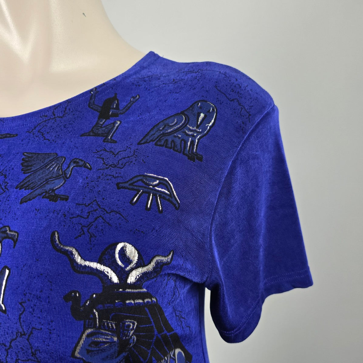 Vintage Primavera Blue Slinky Jersey Egyptian Print Top Size S/M