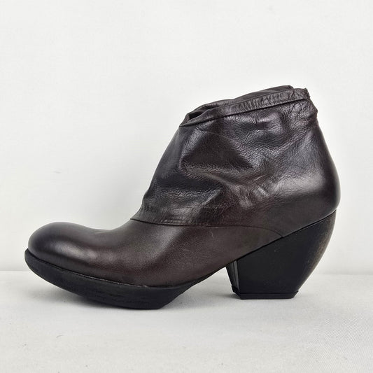 AS98 Brown Leather Heeled Ankle Boots Size 9