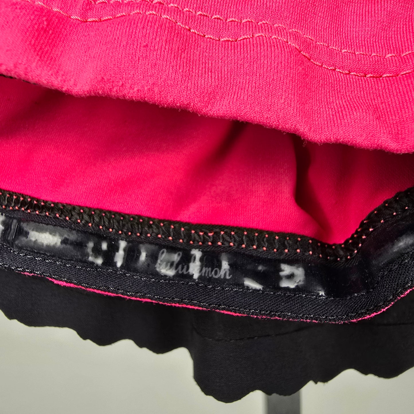 Lululemon Coral Run A Marathon Skirt Size 4