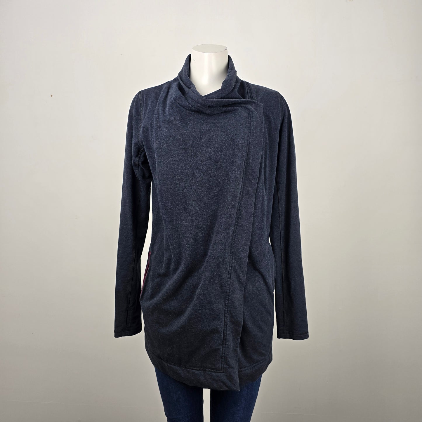 Lululemon Dark Grey Restore Wrap Size 6