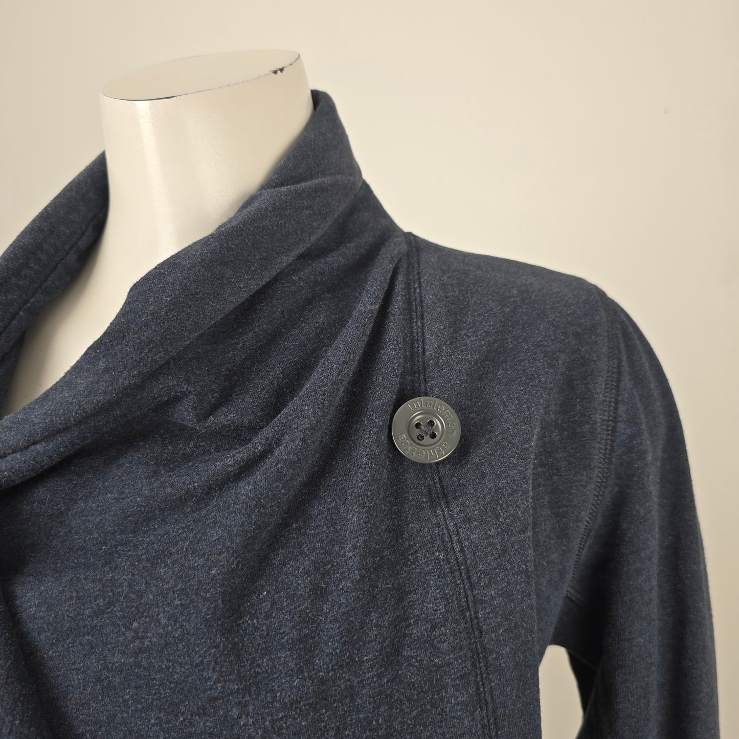 Lululemon Dark Grey Restore Wrap Size 6