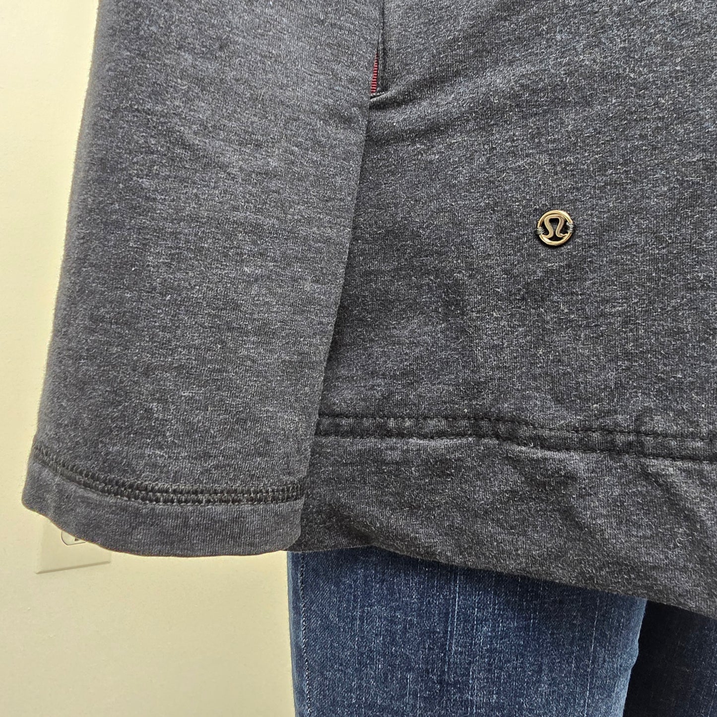 Lululemon Dark Grey Restore Wrap Size 6