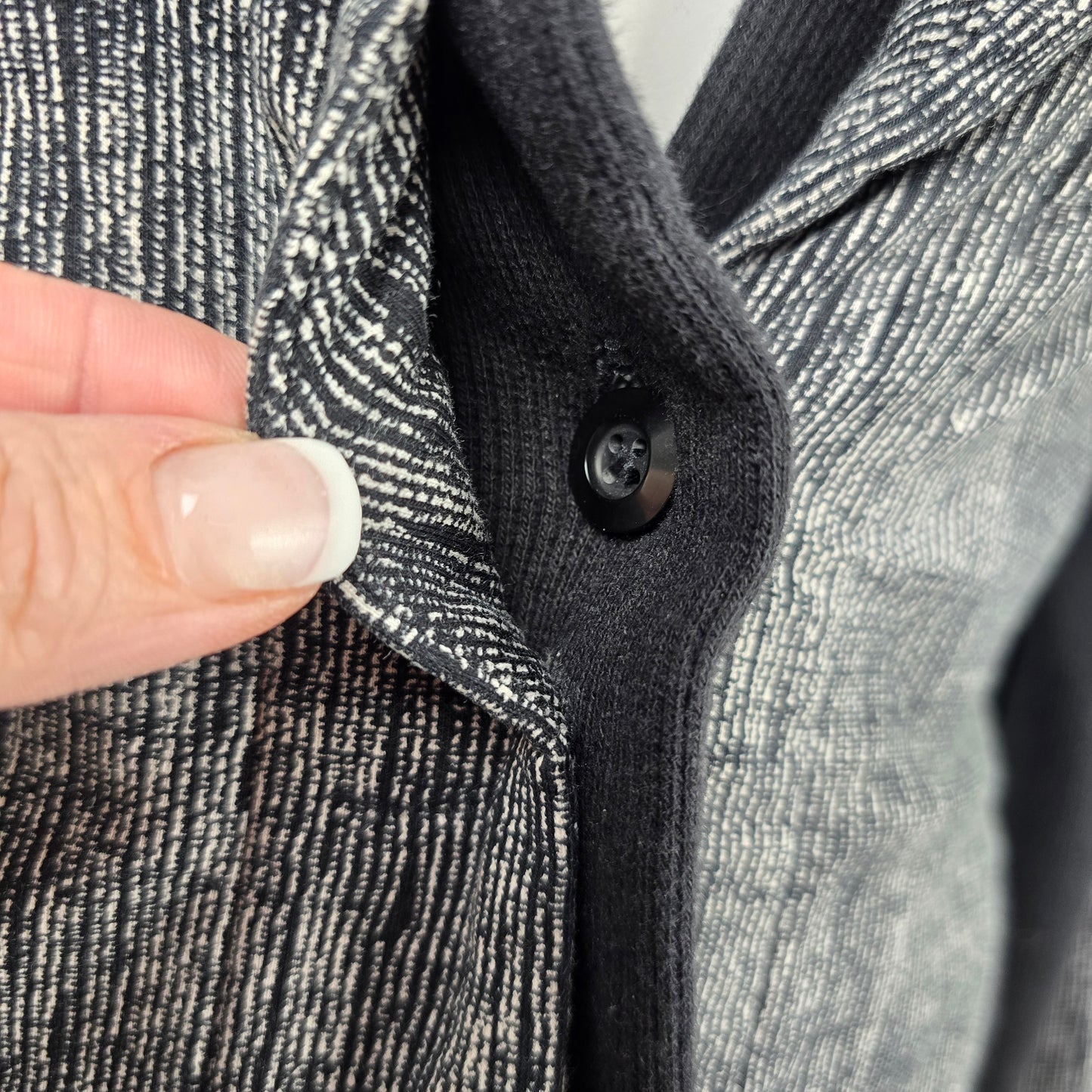 Lululemon Black & White To Class French Terry Cardigan Jacket Size 6